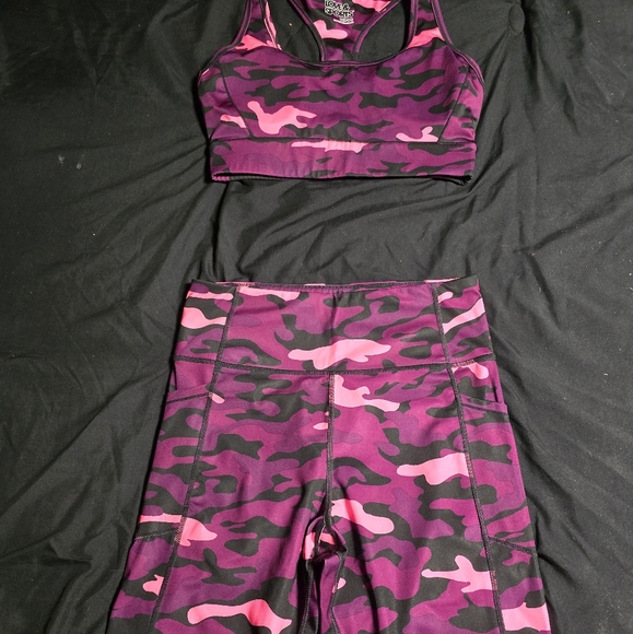 Sports Bra and Leggings - Picture 3 of 3